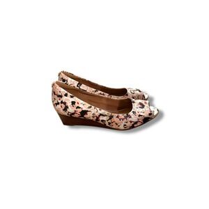 Clarks‎ Peep Toe Wedge Heels Women's Size 8.5 Floral Print Comfort Shoes